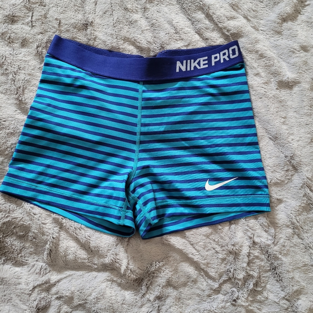 ❄3/$30-Nike Pro Shorts